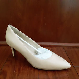 NWT Cole Haan Nude Heels